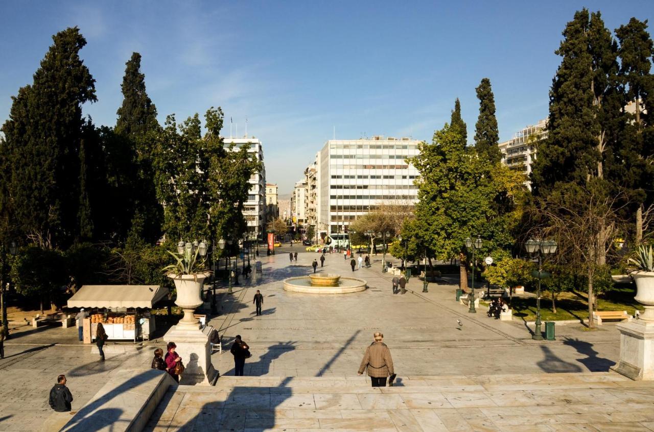 Athens Central Studio In Front Of Syntagma Metro Exteriör bild